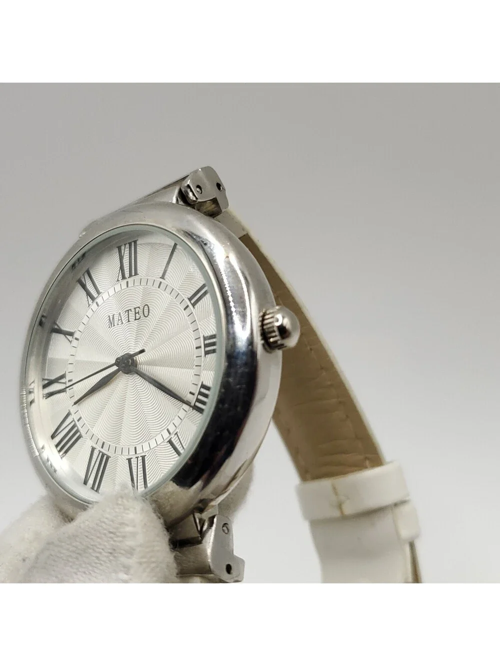 Mateo Silver Tone 38mm Quartz Women Watch New Battery White Leather Band